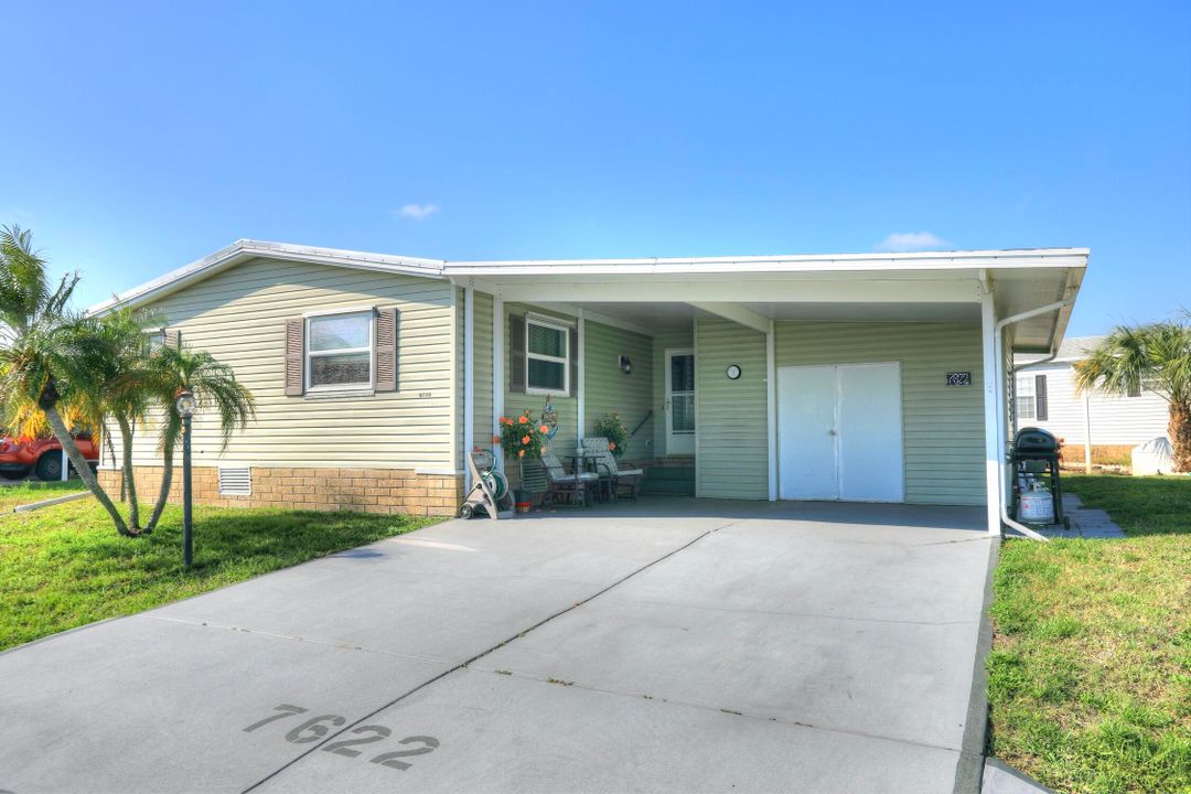 For Sale: $199,500 (2 beds, 2 baths, 1152 Square Feet)