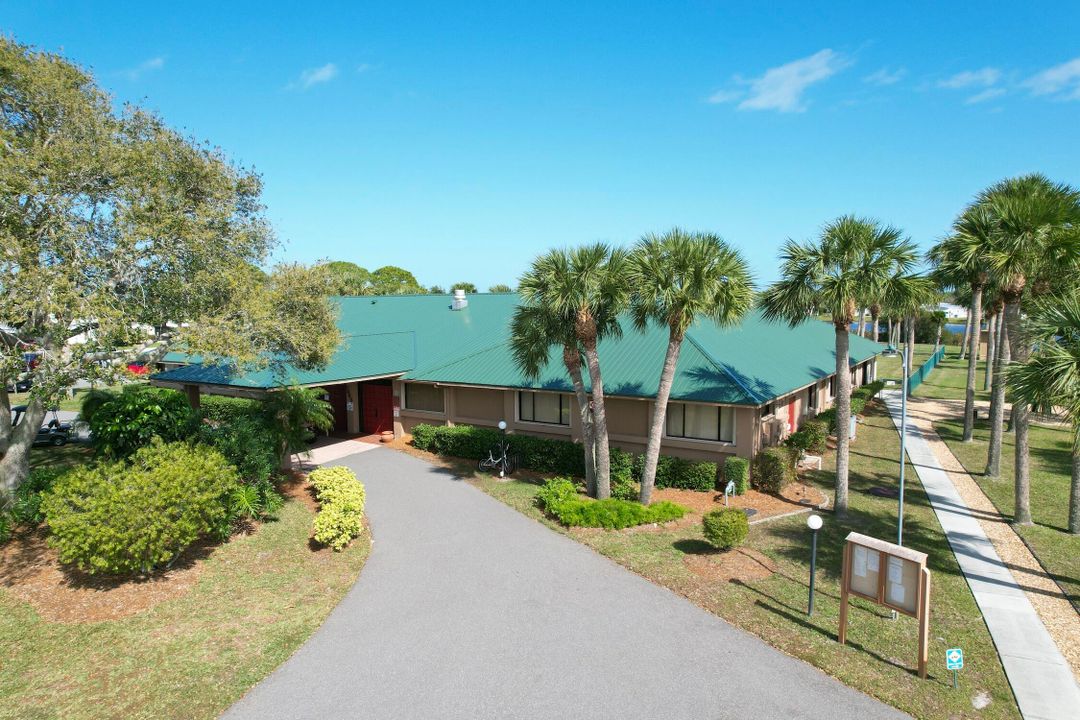 For Sale: $199,500 (2 beds, 2 baths, 1152 Square Feet)