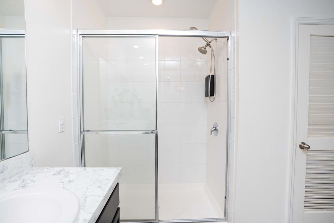 For Sale: $385,000 (4 beds, 2 baths, 1916 Square Feet)