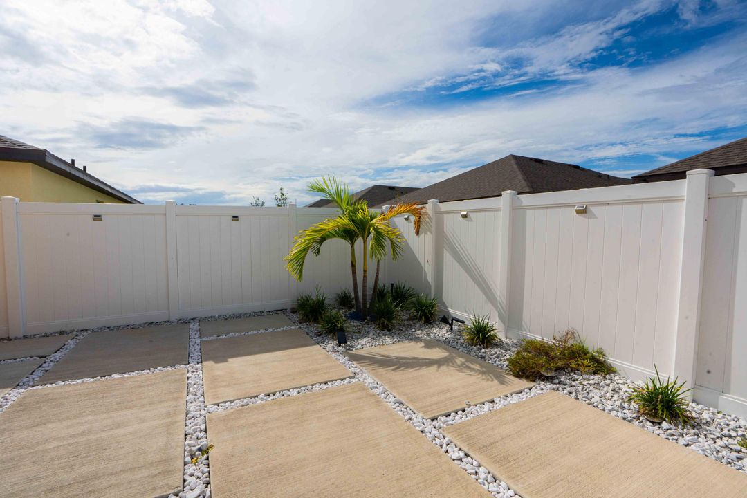 For Sale: $385,000 (4 beds, 2 baths, 1916 Square Feet)