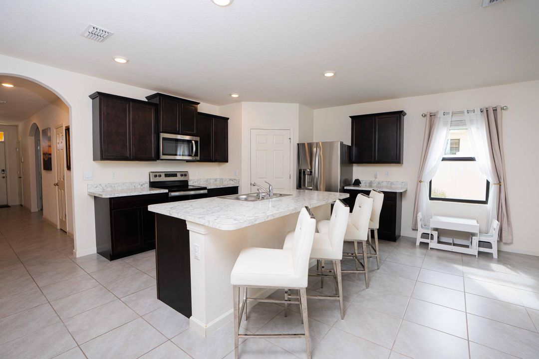 For Sale: $385,000 (4 beds, 2 baths, 1916 Square Feet)