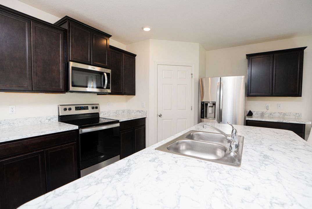 For Sale: $385,000 (4 beds, 2 baths, 1916 Square Feet)