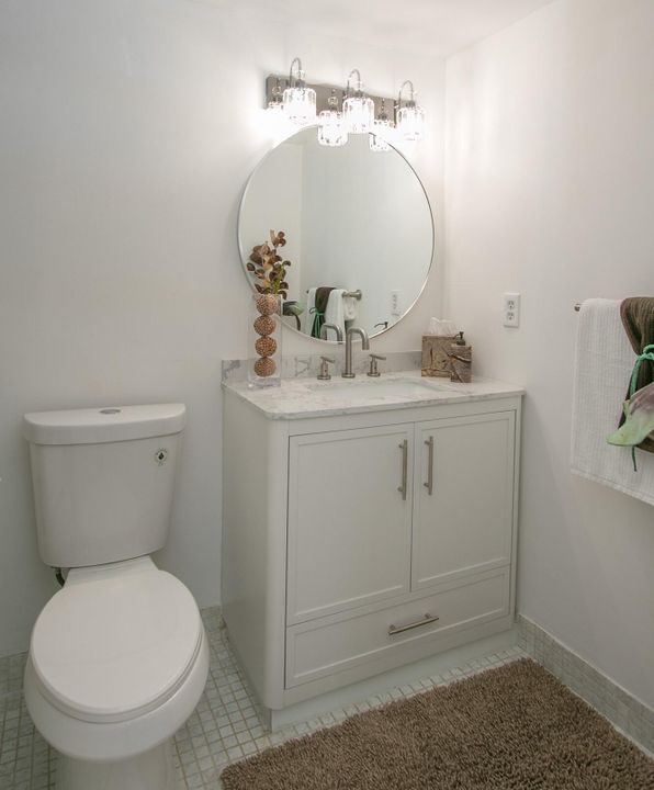 合同活跃: $198,000 (2 贝兹, 2 浴室, 1010 平方英尺)