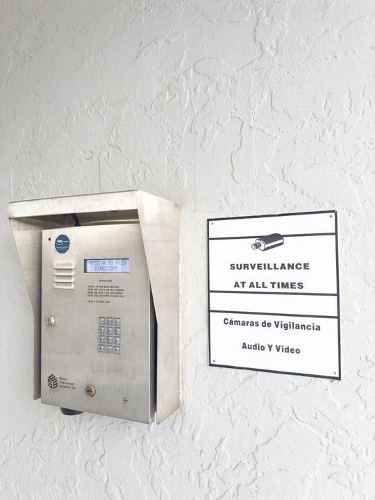 合同活跃: $198,000 (2 贝兹, 2 浴室, 1010 平方英尺)