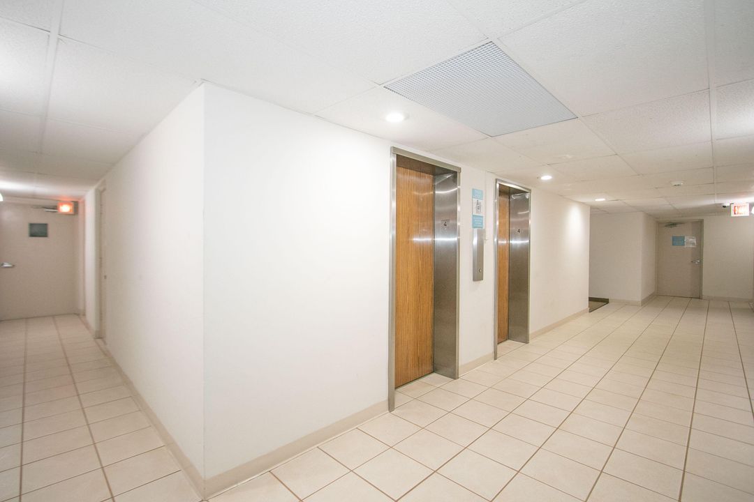 合同活跃: $198,000 (2 贝兹, 2 浴室, 1010 平方英尺)