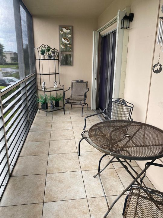 待售: $60,000 (1 贝兹, 1 浴室, 894 平方英尺)