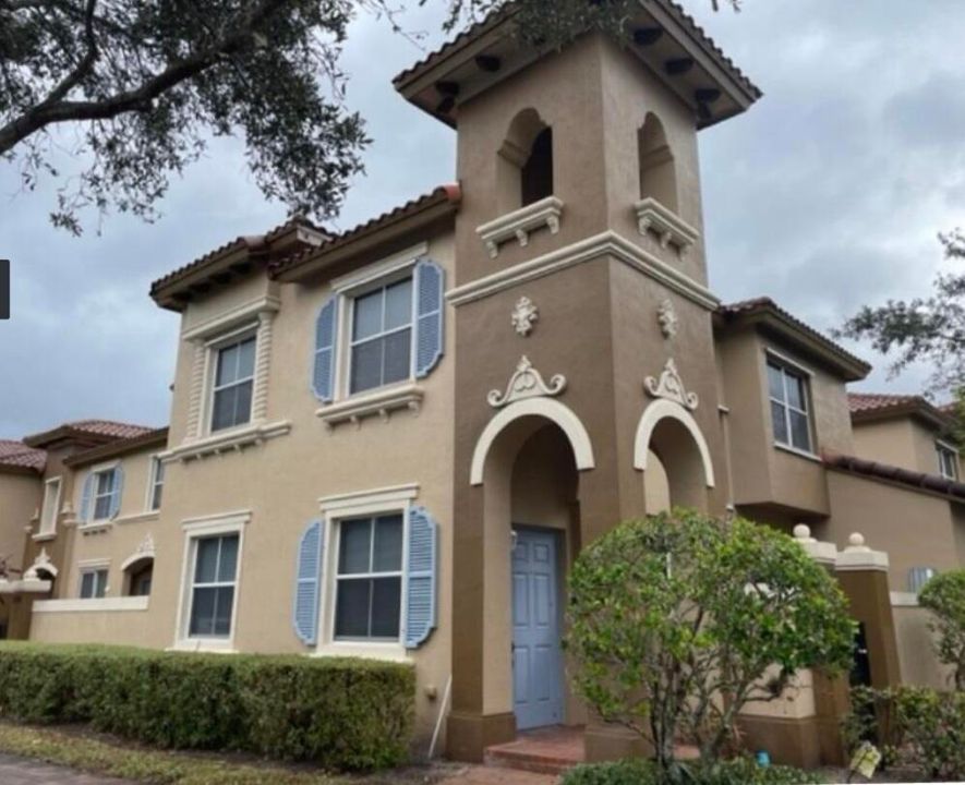 最近租的: $2,650 (4 贝兹, 2 浴室, 1244 平方英尺)