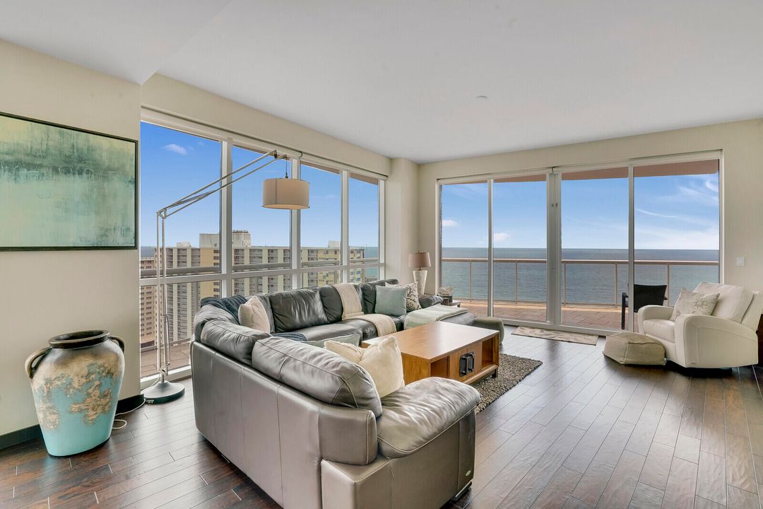 For Rent: $10,500 (3 beds, 3 baths, 2726 Square Feet)