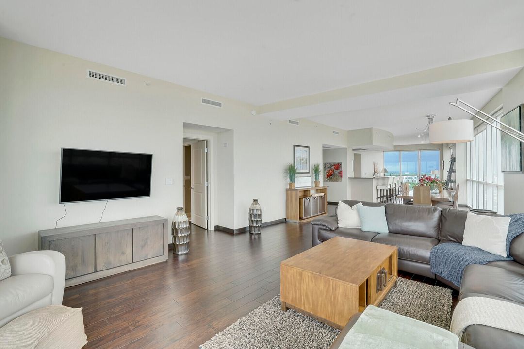 For Rent: $10,500 (3 beds, 3 baths, 2726 Square Feet)