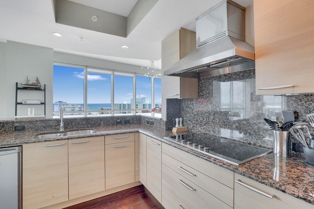 For Rent: $10,500 (3 beds, 3 baths, 2726 Square Feet)