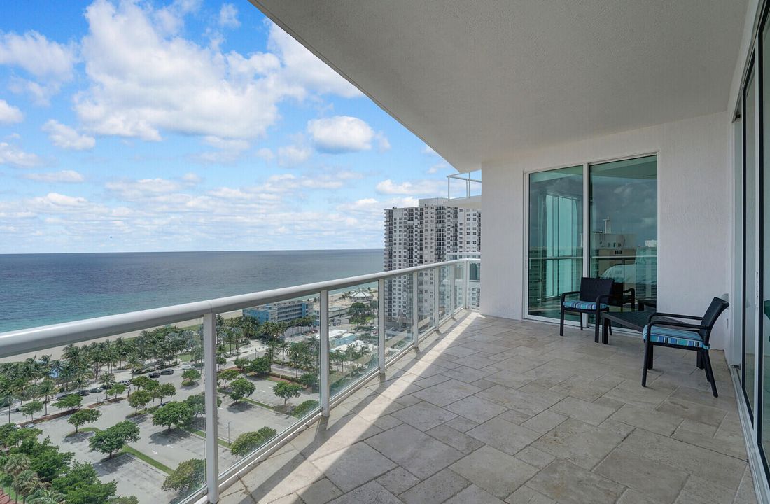 For Rent: $10,500 (3 beds, 3 baths, 2726 Square Feet)