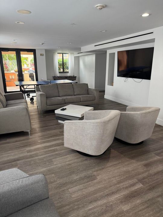 Active With Contract: $549,000 (3 beds, 2 baths, 1529 Square Feet)