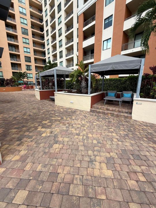 Active With Contract: $549,000 (3 beds, 2 baths, 1529 Square Feet)