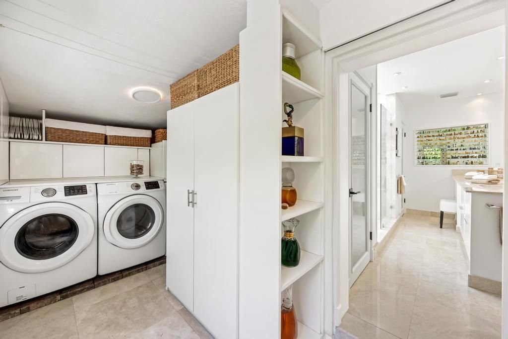 合同活跃: $1,500,000 (3 贝兹, 2 浴室, 2258 平方英尺)