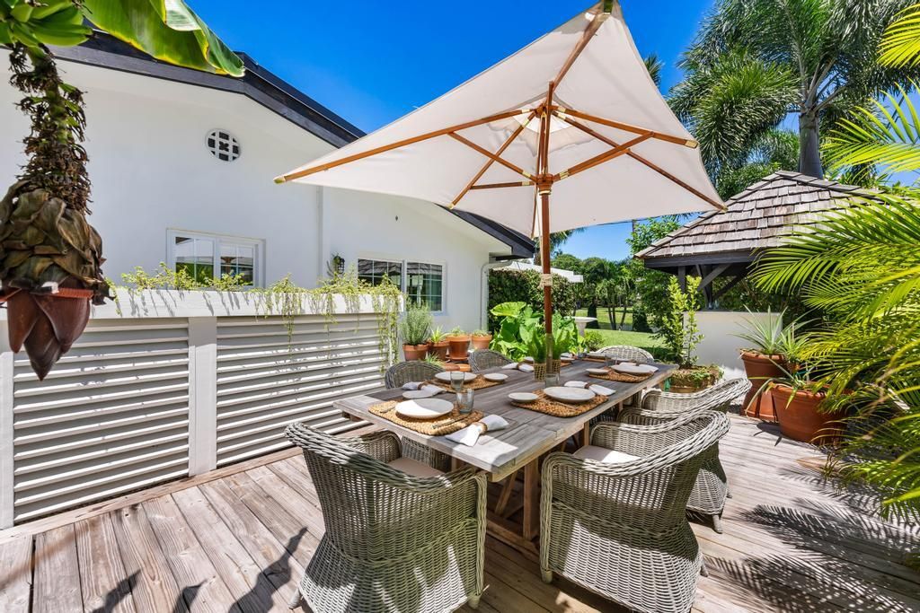 合同活跃: $1,500,000 (3 贝兹, 2 浴室, 2258 平方英尺)