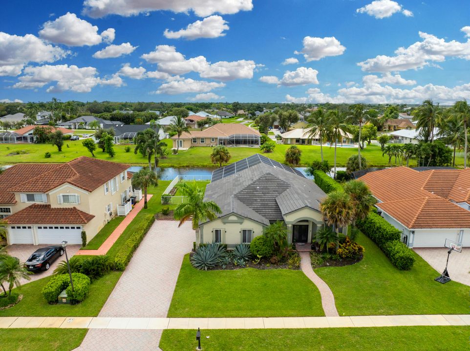 Recently Sold: $829,000 (4 beds, 2 baths, 2234 Square Feet)