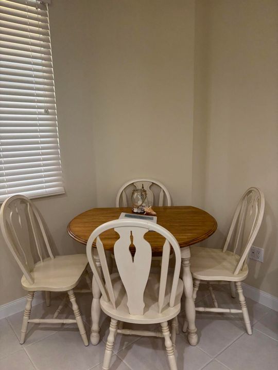 出租: $5,000 (2 贝兹, 2 浴室, 1989 平方英尺)