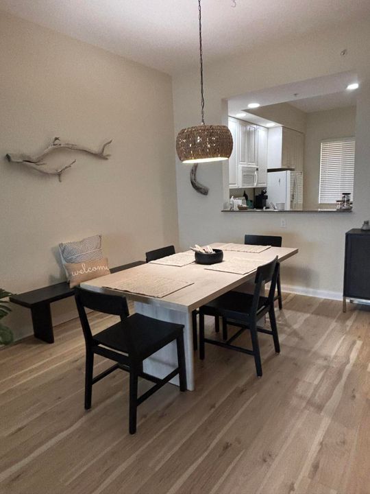 出租: $5,000 (2 贝兹, 2 浴室, 1989 平方英尺)