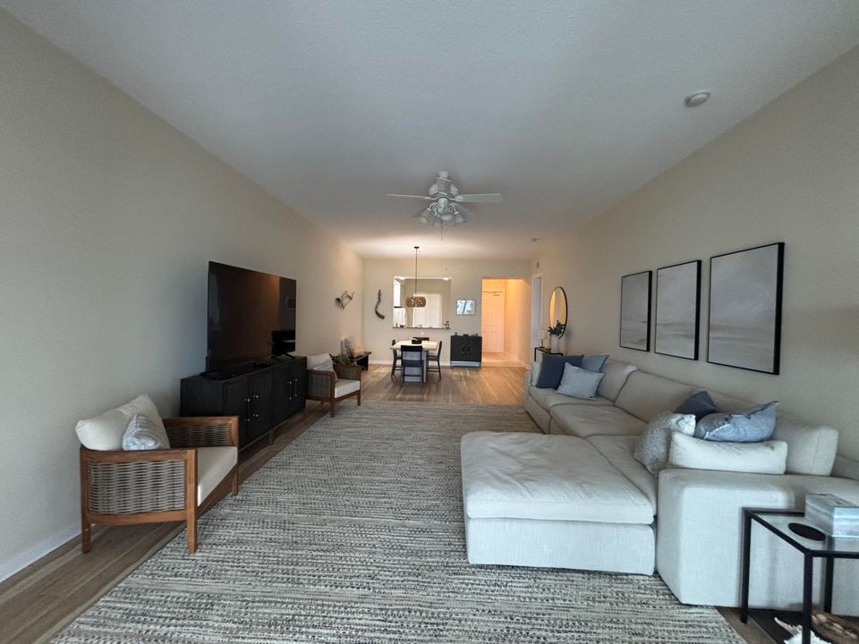 出租: $5,000 (2 贝兹, 2 浴室, 1989 平方英尺)