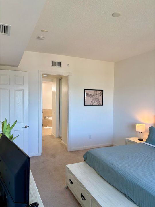 出租: $5,000 (2 贝兹, 2 浴室, 1989 平方英尺)