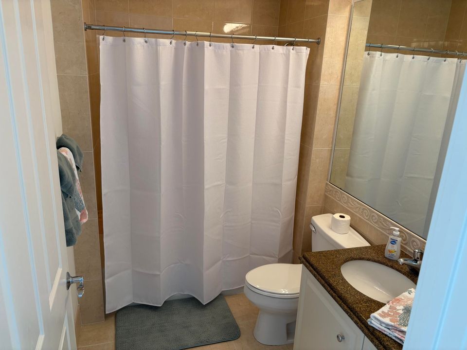 出租: $5,000 (2 贝兹, 2 浴室, 1989 平方英尺)