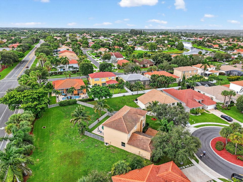 Activo con contrato: $619,900 (4 camas, 3 baños, 2667 Pies cuadrados)