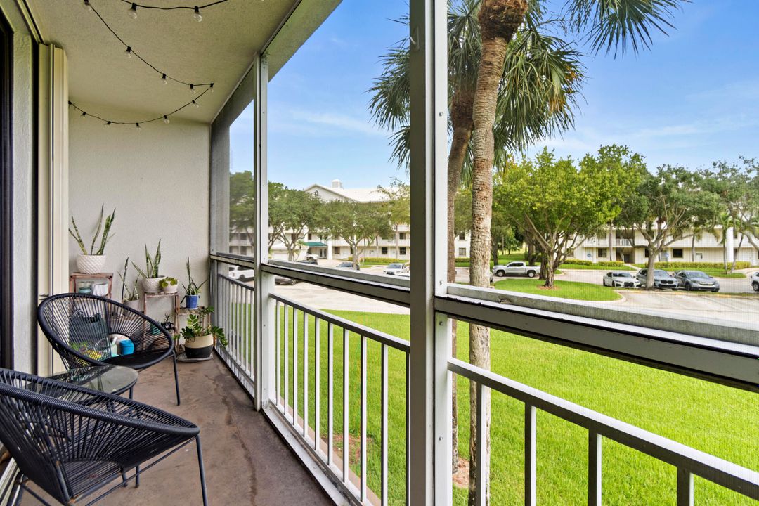 Activo con contrato: $274,000 (2 camas, 2 baños, 1385 Pies cuadrados)