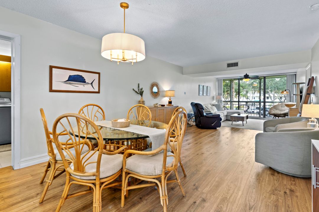 Activo con contrato: $274,000 (2 camas, 2 baños, 1385 Pies cuadrados)