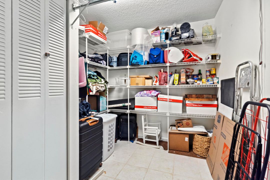 Activo con contrato: $274,000 (2 camas, 2 baños, 1385 Pies cuadrados)