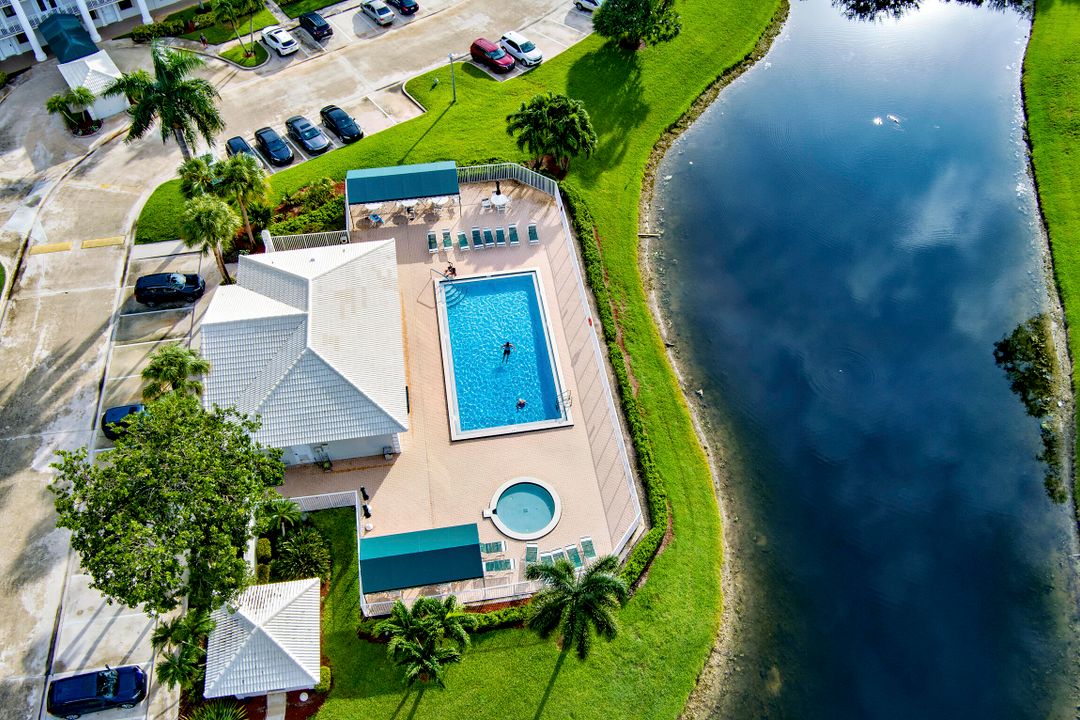 Activo con contrato: $274,000 (2 camas, 2 baños, 1385 Pies cuadrados)