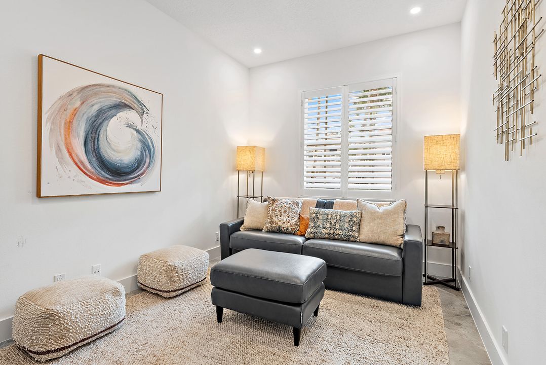 For Rent: $15,000 (3 beds, 2 baths, 1910 Square Feet)