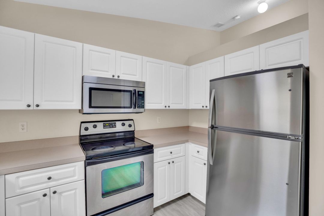 待售: $299,000 (3 贝兹, 2 浴室, 1324 平方英尺)