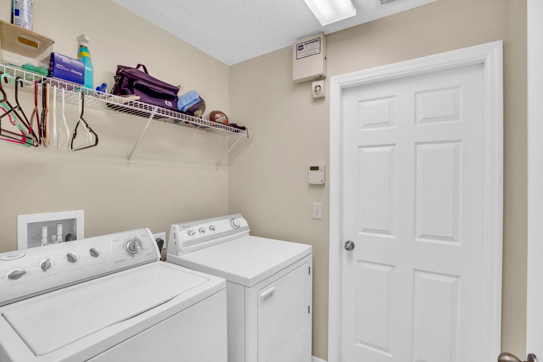 待售: $299,000 (3 贝兹, 2 浴室, 1324 平方英尺)