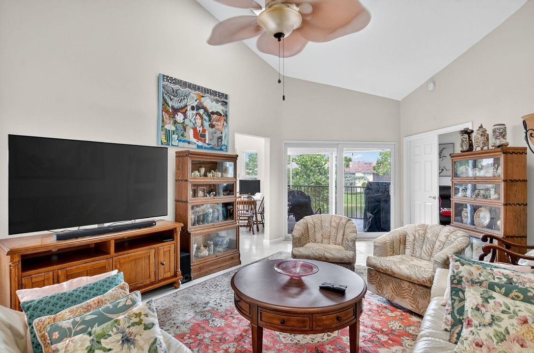 На продажу: $454,999 (3 спален, 2 ванн, 1590 Квадратных фут)