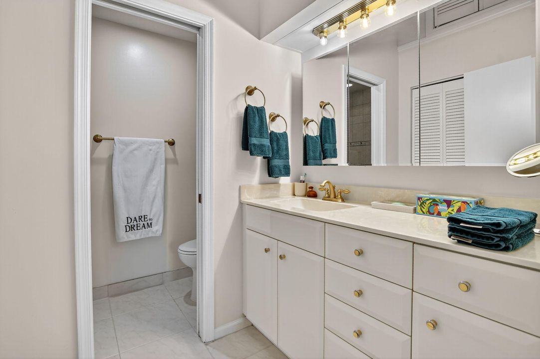 На продажу: $454,999 (3 спален, 2 ванн, 1590 Квадратных фут)