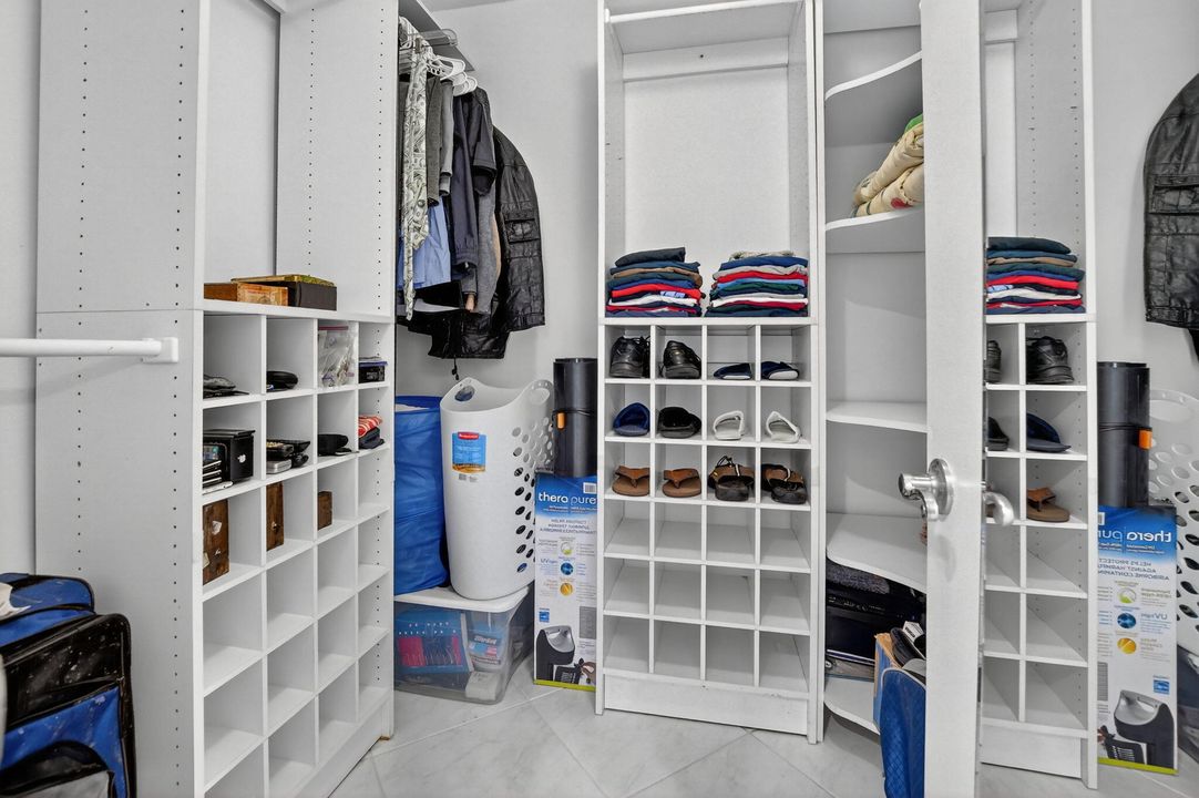 На продажу: $454,999 (3 спален, 2 ванн, 1590 Квадратных фут)