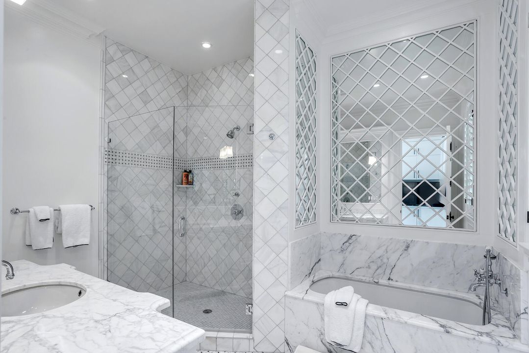 待售: $32,000,000 (4 贝兹, 4 浴室, 8733 平方英尺)