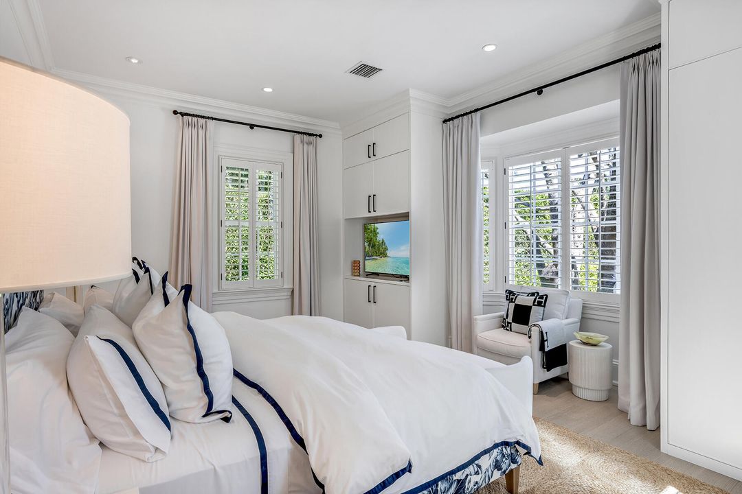 待售: $32,000,000 (4 贝兹, 4 浴室, 8733 平方英尺)