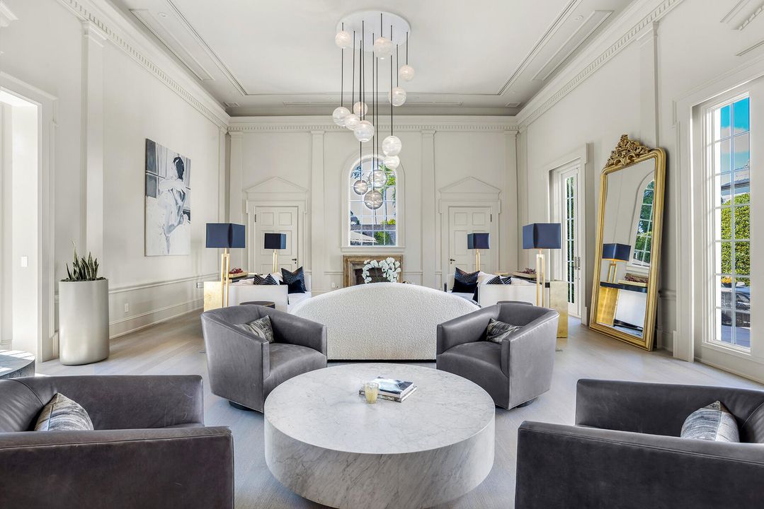 待售: $32,000,000 (4 贝兹, 4 浴室, 8733 平方英尺)