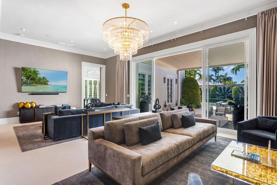 待售: $32,000,000 (4 贝兹, 4 浴室, 8733 平方英尺)