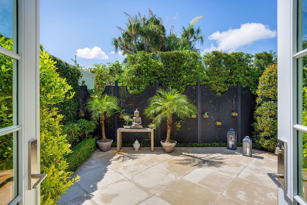 待售: $32,000,000 (4 贝兹, 4 浴室, 8733 平方英尺)