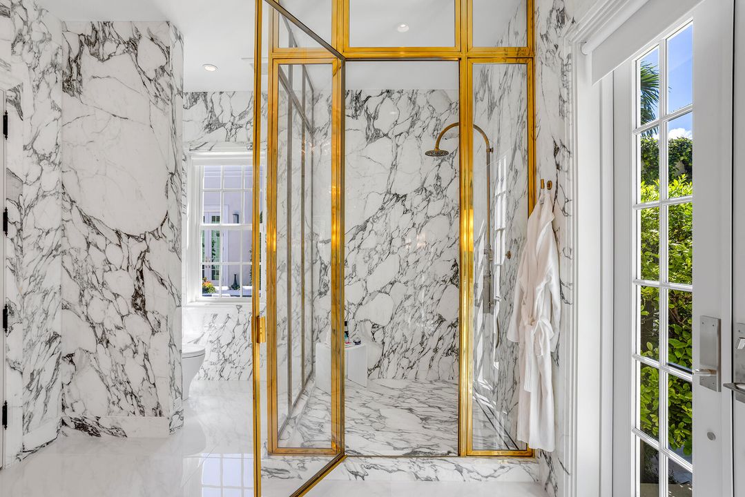 待售: $32,000,000 (4 贝兹, 4 浴室, 8733 平方英尺)