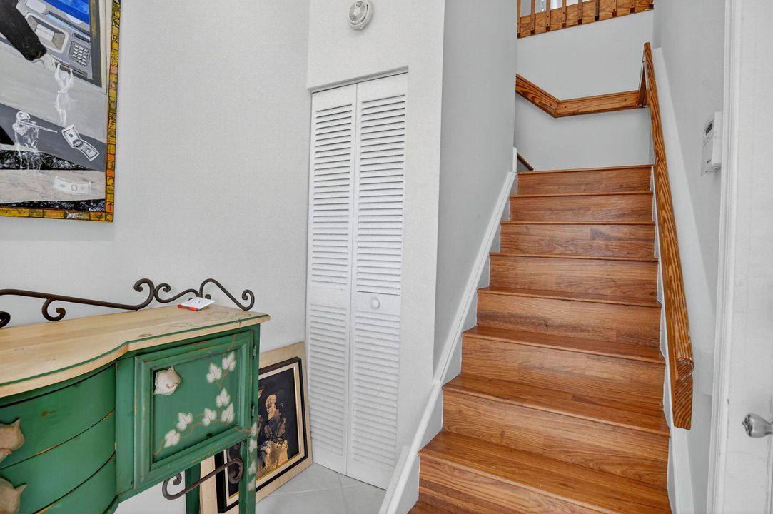 На продажу: $454,999 (3 спален, 2 ванн, 1590 Квадратных фут)