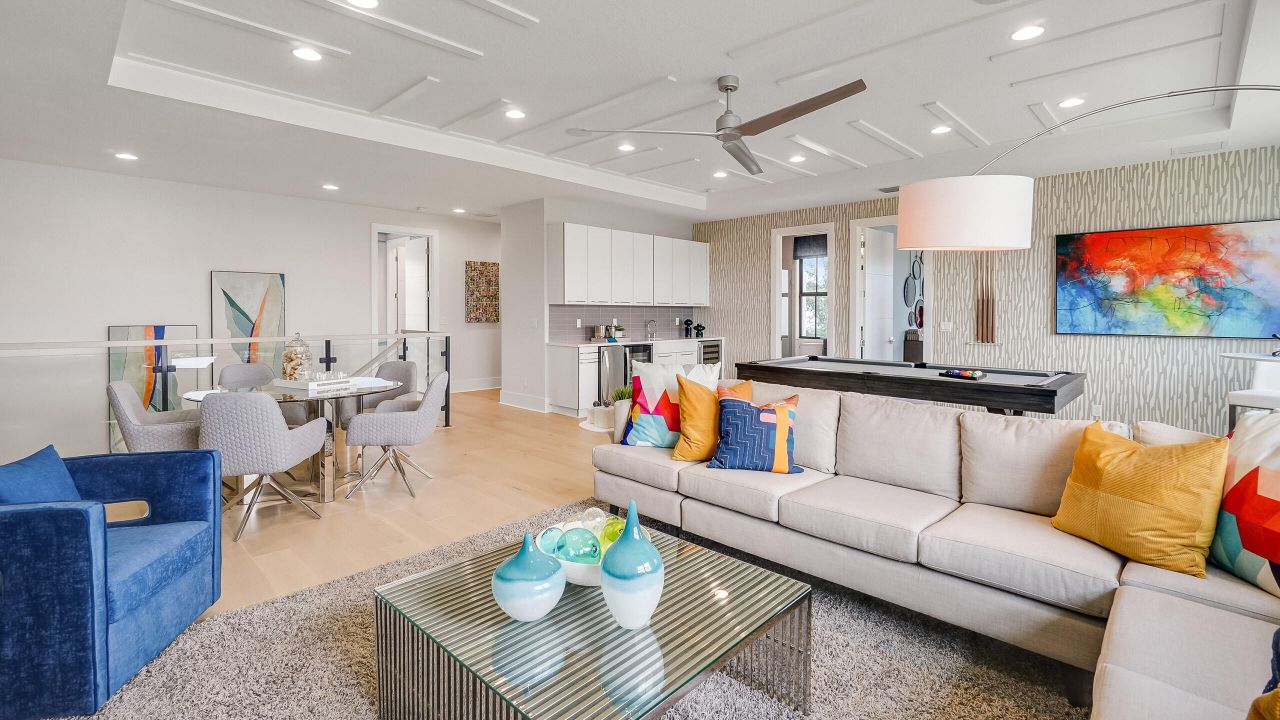 合同活跃: $2,835,915 (4 贝兹, 4 浴室, 4277 平方英尺)