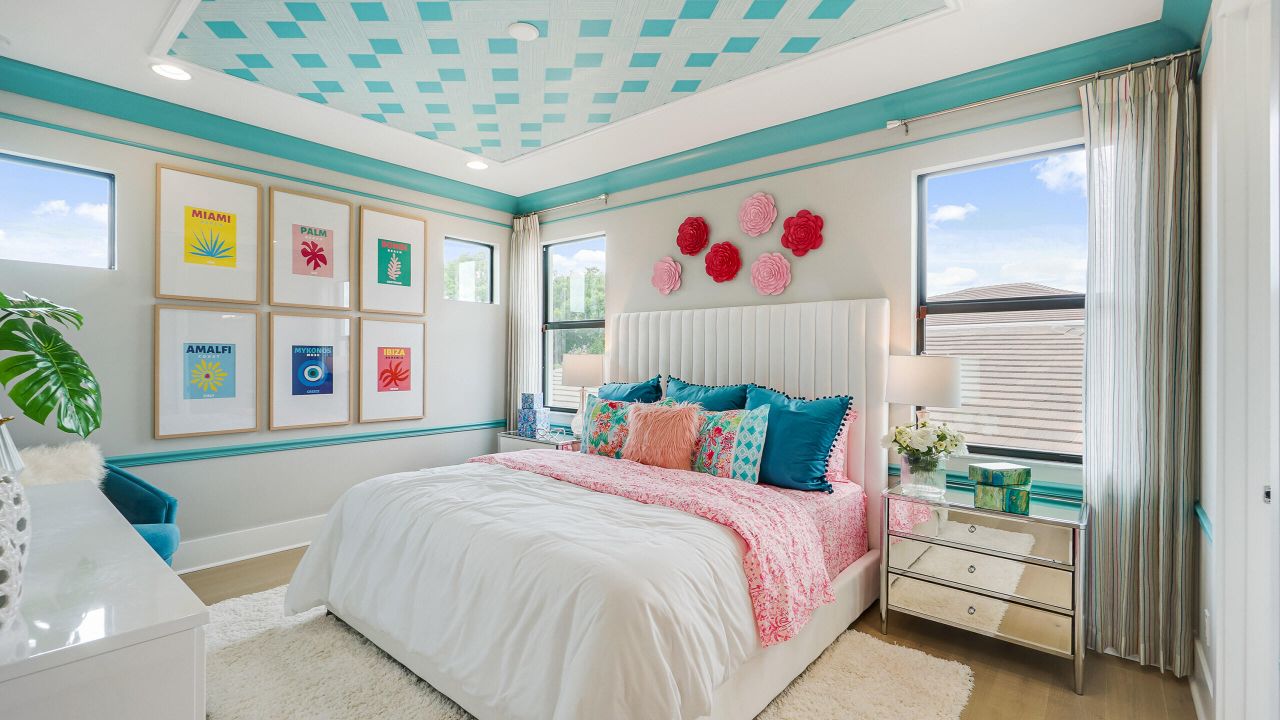 合同活跃: $2,835,915 (4 贝兹, 4 浴室, 4277 平方英尺)