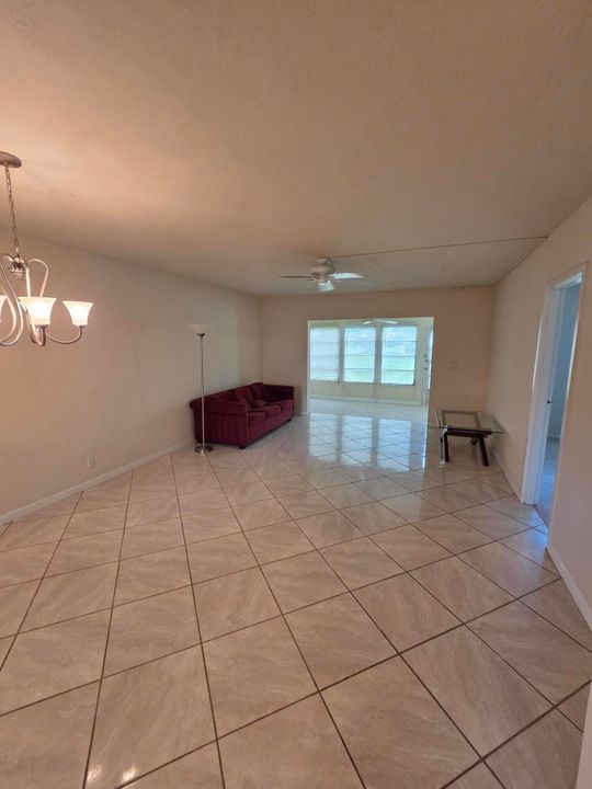 待售: $74,999 (2 贝兹, 2 浴室, 920 平方英尺)