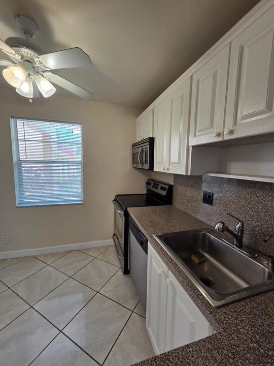 待售: $74,999 (2 贝兹, 2 浴室, 920 平方英尺)