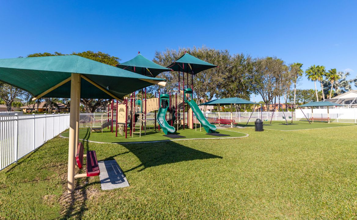 Activo con contrato: $619,900 (4 camas, 3 baños, 2667 Pies cuadrados)