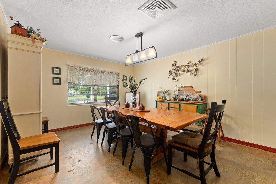 For Sale: $595,000 (5 beds, 3 baths, 3194 Square Feet)