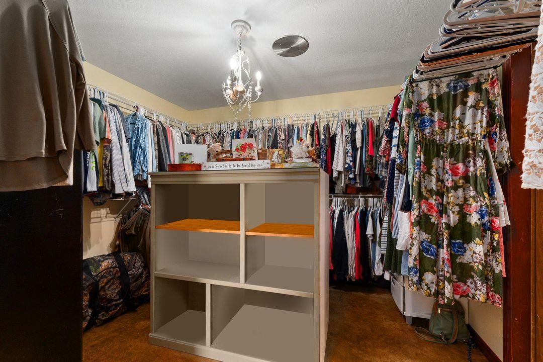 For Sale: $595,000 (5 beds, 3 baths, 3194 Square Feet)